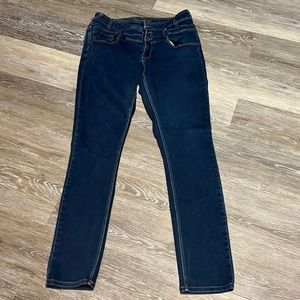 Throwback with the double buttons.